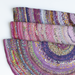 Rug Tropical Peacock Round Pink & Purple Small 
Ø 150 cm